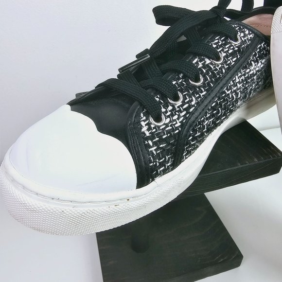 Kate Spade Avery Tweed Scallop Lace-up Sneaker, Sz 7.5 - Picture 4 of 12